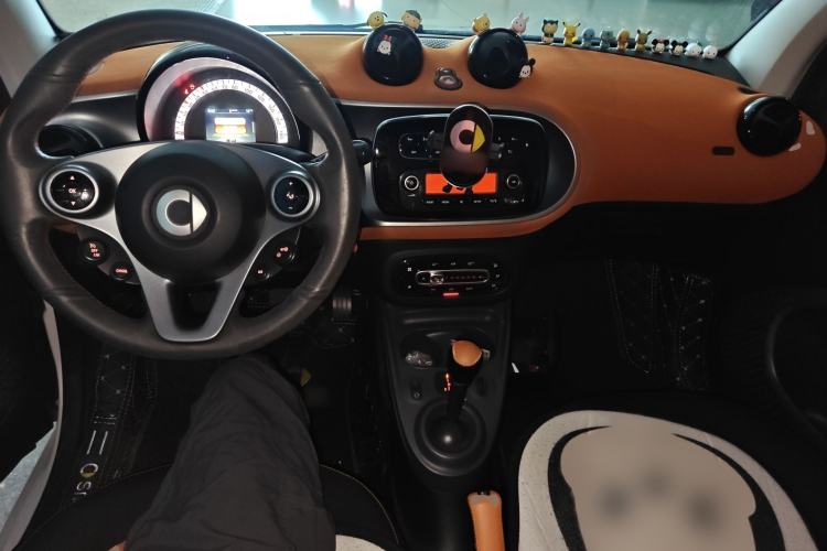 Used smart fortwo 2015 1.0L 52 kW Hardtop Passion Edition Interior 2