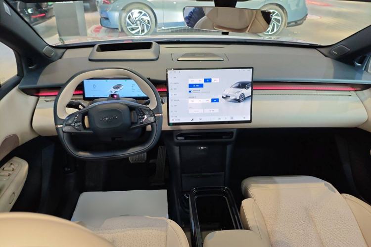 Used Lynk & Co Z20 2025 530 km Range Rear-Wheel Drive Max
