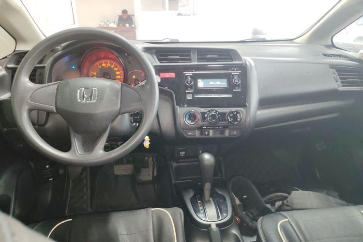 Used Honda Fit 2014 1.5L LX CVT Comfort Model Center Console