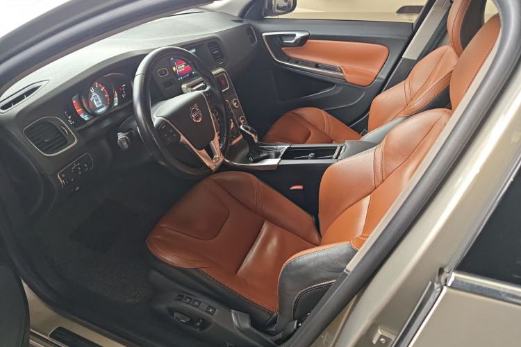 Used Volvo V60 2015 T5 Zhiya Edition Left Front Seat