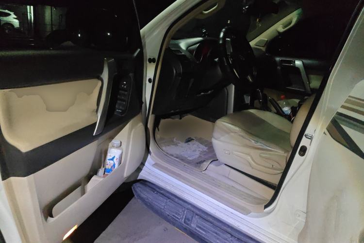 Used Toyota Prado 2010 2.7L Automatic Deluxe Edition
