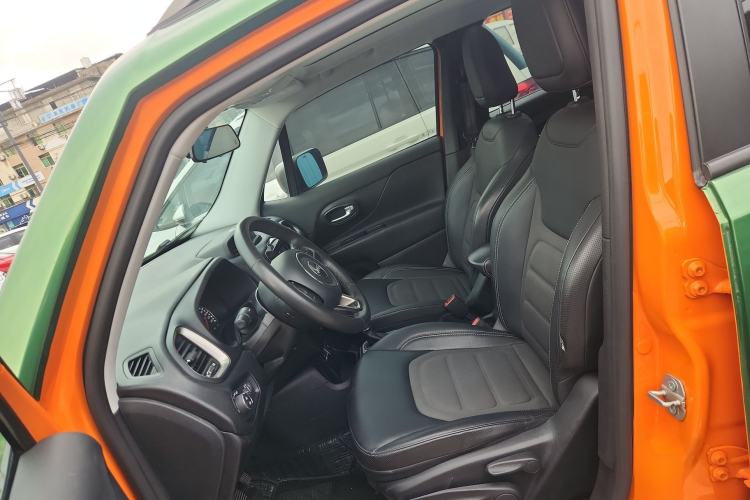 Used Jeep Renegade 2019 220T Automatic Elite Edition Left Front Seat