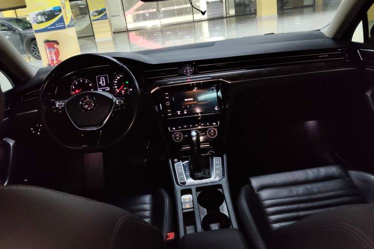 Used Volkswagen Magotan 2019 330TSI DSG Luxury Version China VI Standard
