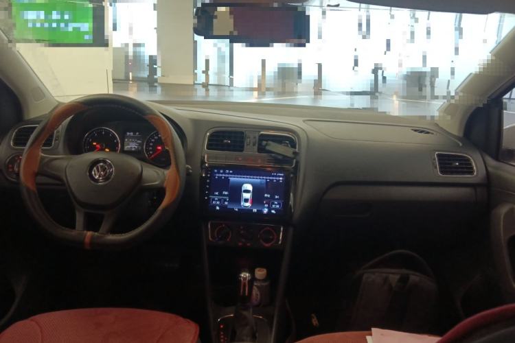 Used Volkswagen Polo 2014 1.4L Automatic Comfort Edition Center Console