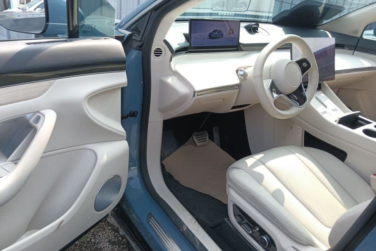 Used Hima Luxeed R7 2024 All-Electric 736 km Ultra Driver Seat