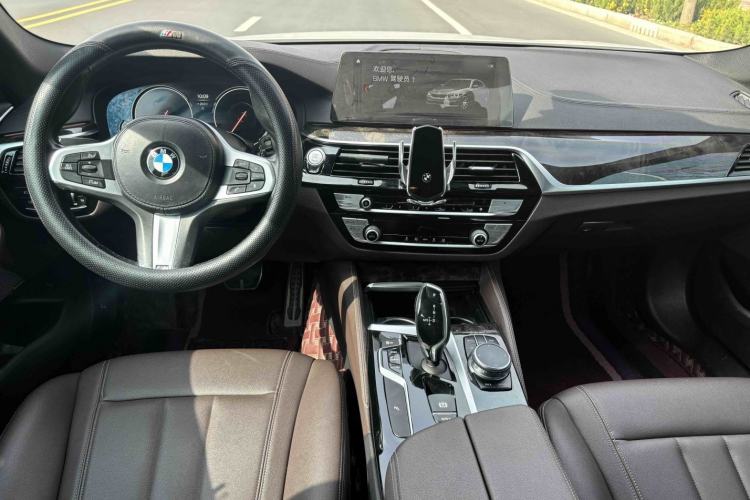 Used BMW 5 Series 2018 525Li M Sport Package Interior 1