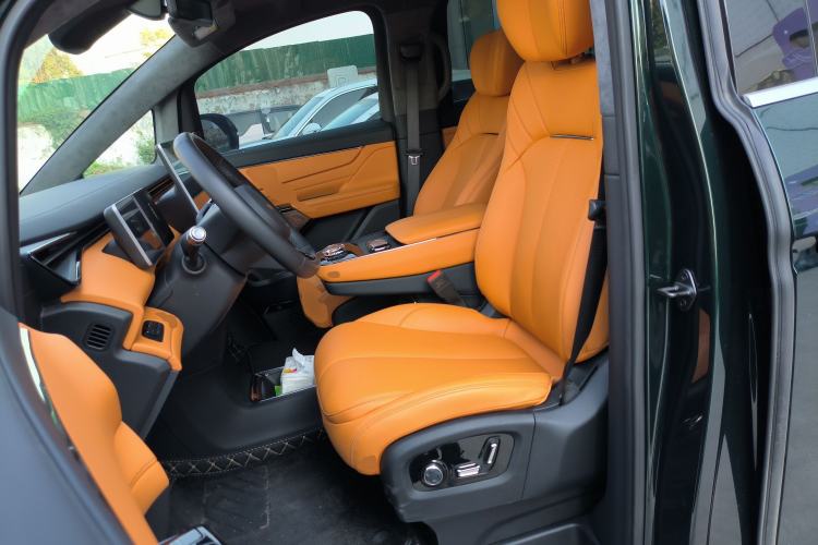 Used Geely Galaxy LEVC L380 2025 805 km Flagship Version All-Wheel Drive