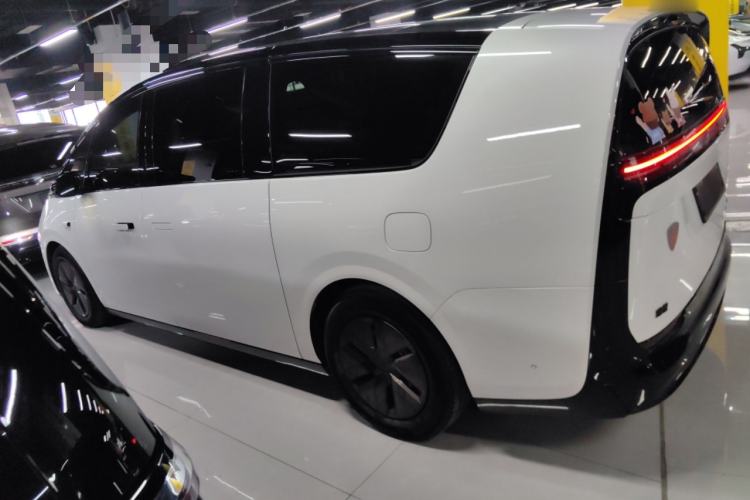 Used Li Auto MEGA 2025 Home Family Special Edition