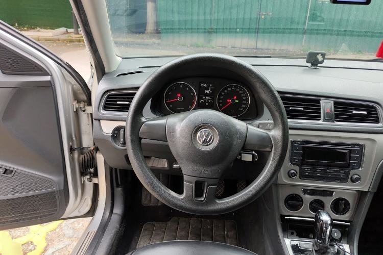 Used Volkswagen Lavida 2013 1.6L Automatic Comfort Edition Steering Wheel