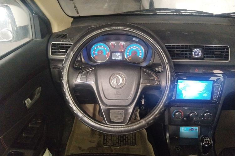 Used Dongfeng Fengon 370 2016 1.5L Manual Luxury Version SFG15-02 7 Seats
