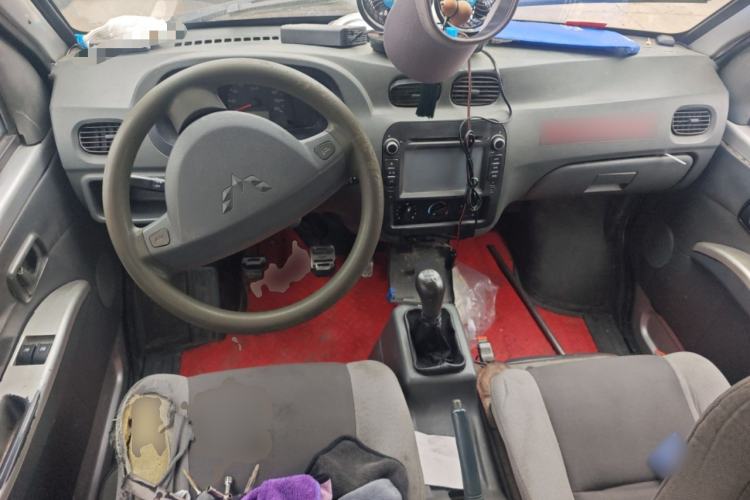 Used Wuling Zhiguang 2010 1.0L New Edition Practical Version with Extended Body L2Y Center Console