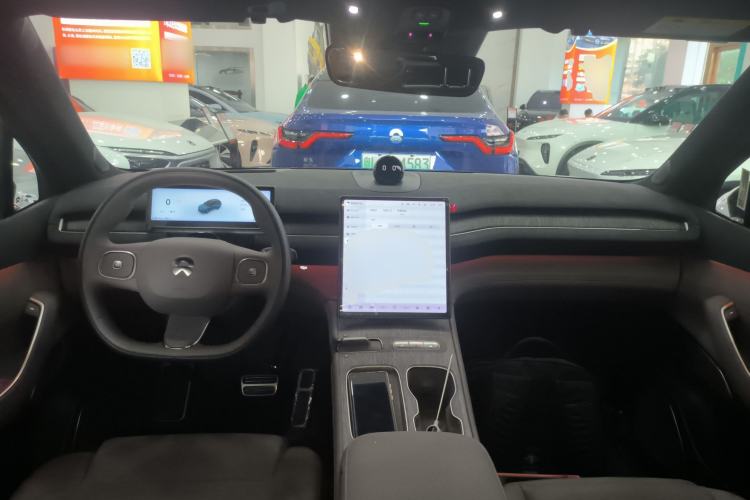 Used Nio ES7 2022 75 kWh Center Console