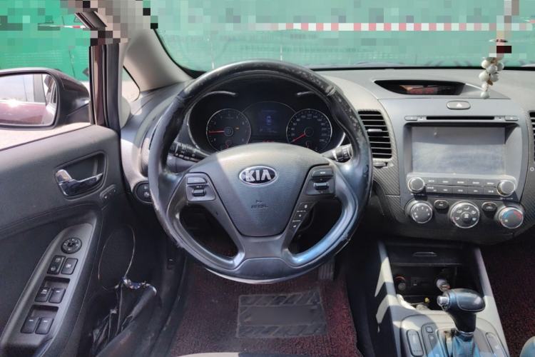 Used Kia K3 2013 1.6L Automatic GLS Steering Wheel