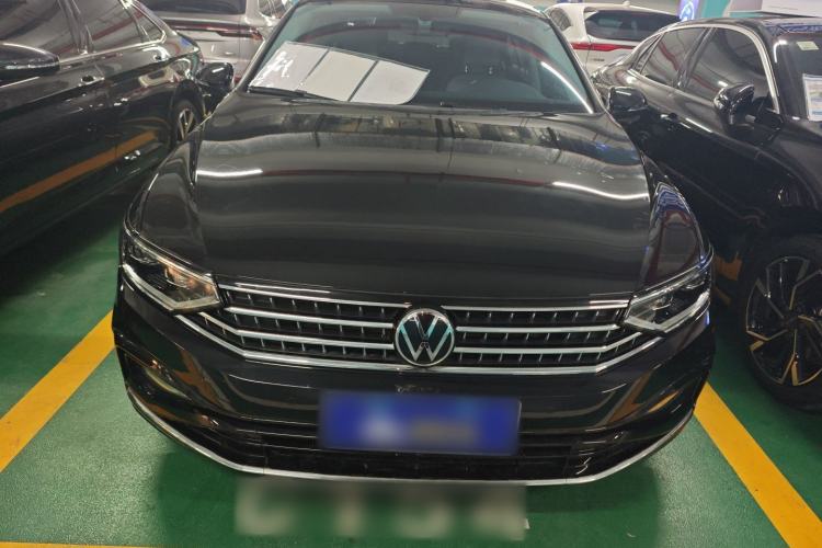 Used Volkswagen Magotan 2023 2 Million Units Limited Edition 330TSI DSG Leading Version
