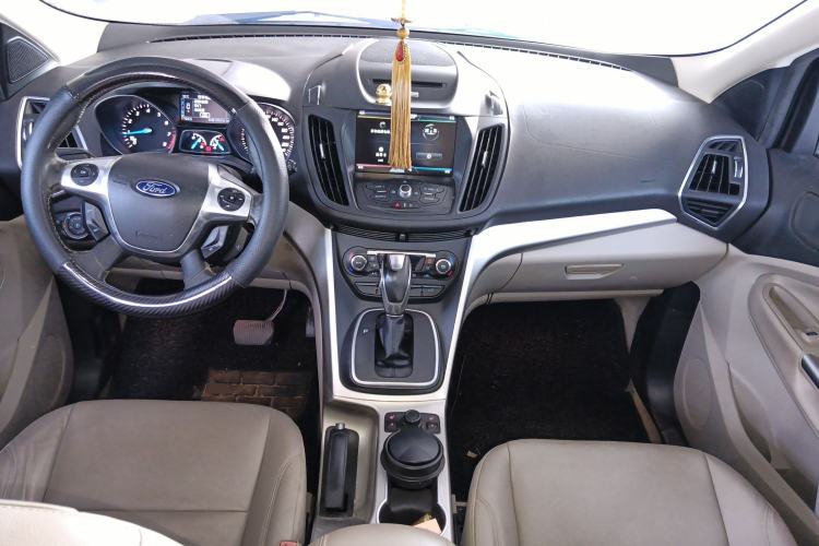 Used Ford Kuga 2013 2.0L GTDi Four-Wheel-Drive Elite Model Center Console