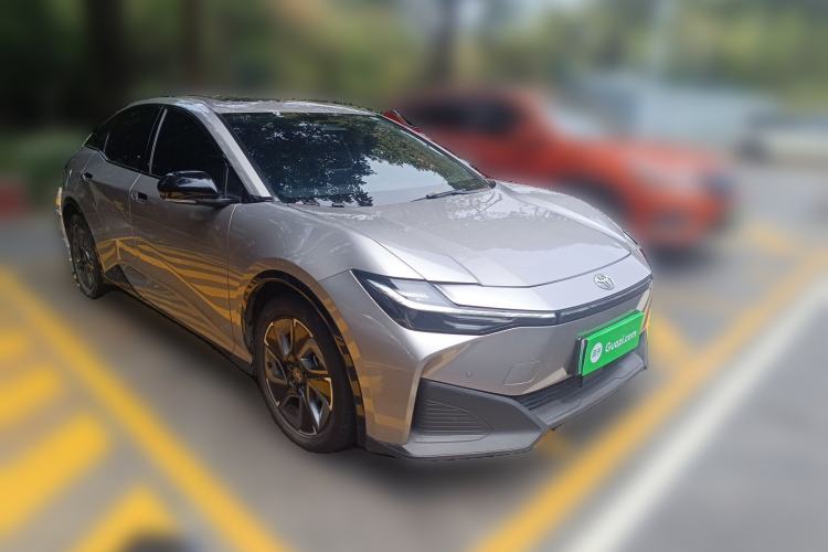 Used Toyota bZ3 2023 517 km Elite PRO Front Right 45 Deg