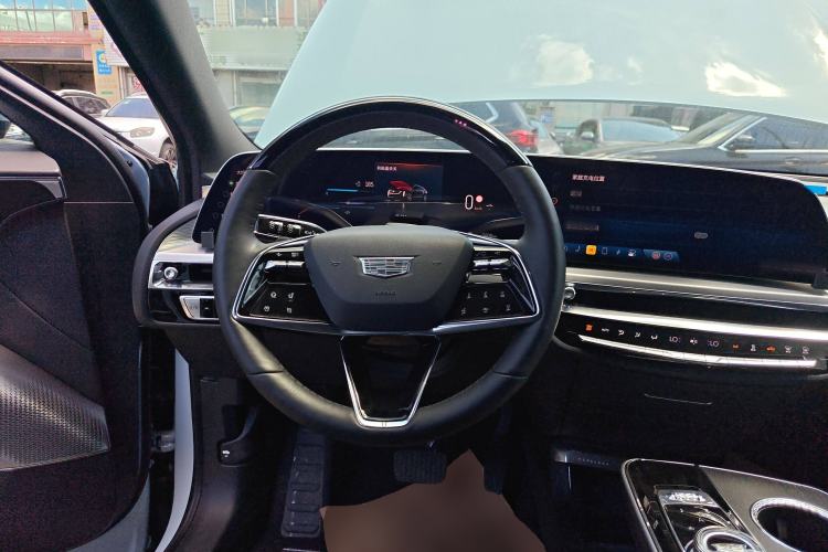 Used Cadillac LYRIQ 2022 Rear-Drive Long-Range Luxury Edition
