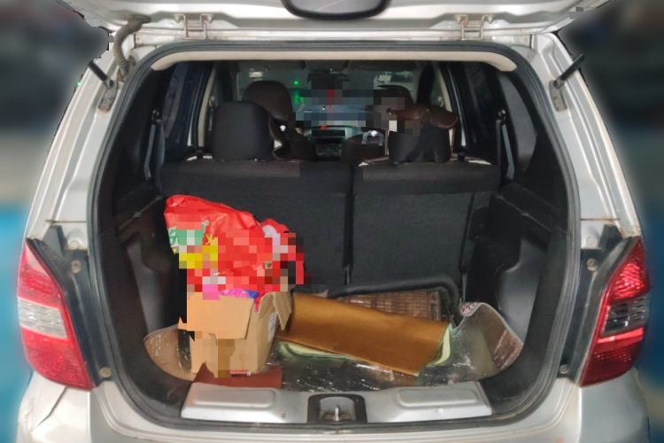 Used Nissan Livina 2010 Jingrui Edition 1.6L Manual Standard Model Trunk