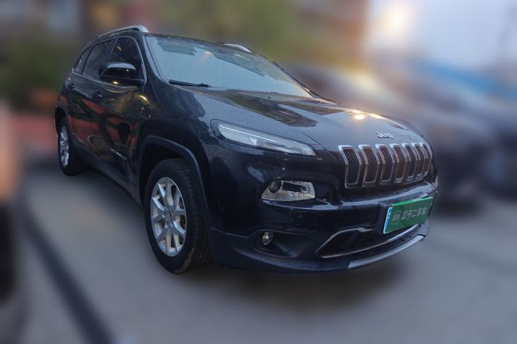 Used Jeep Cherokee 2017 2.0L Superior Edition
