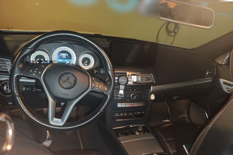Used Mercedes-Benz E-Class 2014 E 260 Coupe Center Console