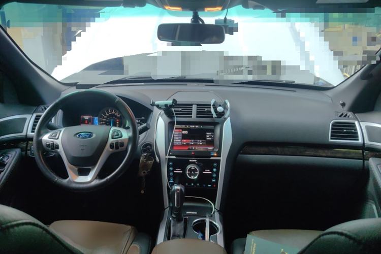 Used Ford Explorer 2013 3.5L Deluxe Model
