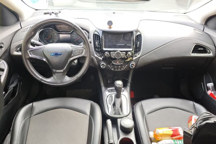 Used Chevrolet Cruze 2016 1.5L Automatic Luxury Edition Center Console