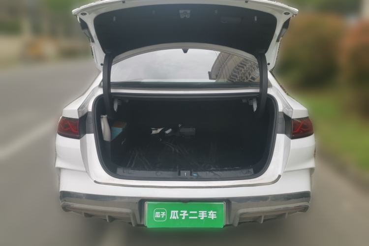 Used BYD Qin L 2025 DM-i Smart Drive 120KM Leading Model