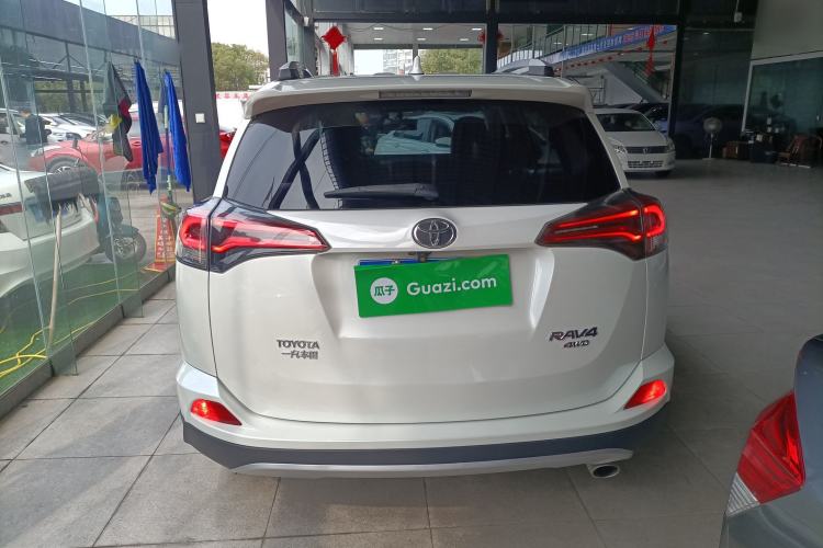 Used Toyota RAV4 2016 2.5L Automatic 4x4 Elite Edition
