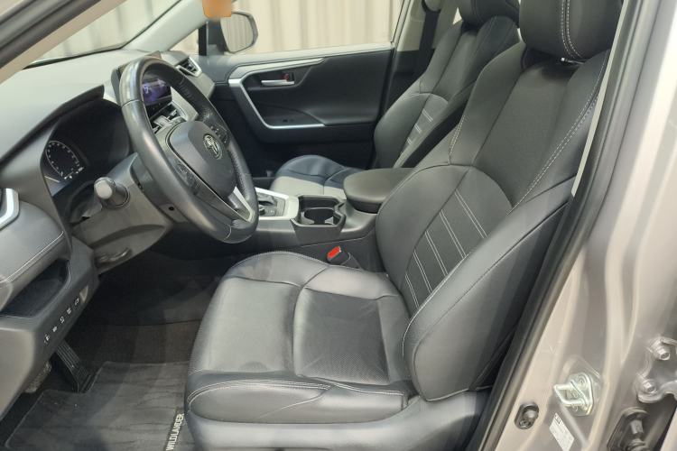 Used Toyota Wildlander 2023 Dual-Motor 2.5L E-CVT Four-Wheel Drive Prestige Edition Left Front Seat