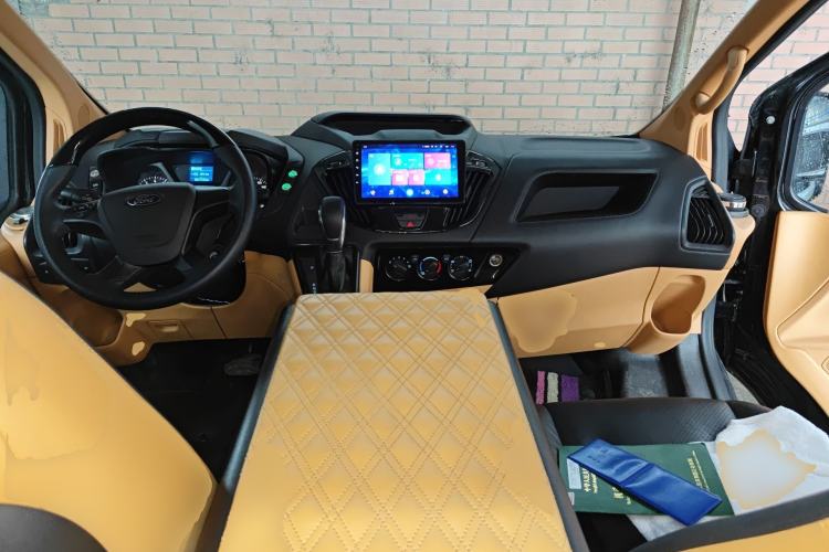 Used Ford Transit Custom  Center Console