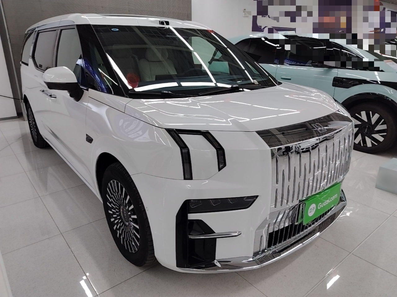 Zeekr 009 2024 7-Seater Walk-Through Version Four-Wheel Drive 108 kWh — снимка 3