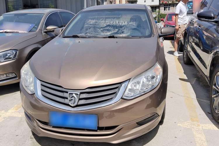 Used Baojun 630 2013 1.5L manual standard version