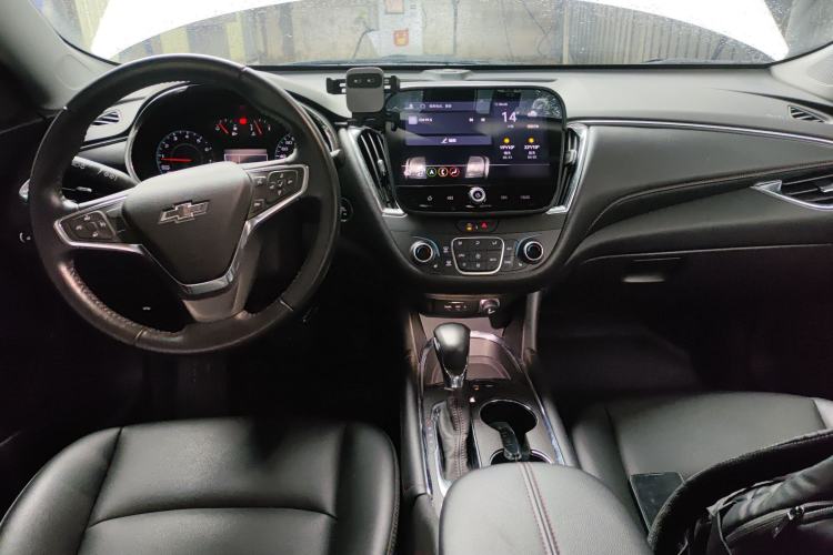 Used Chevrolet Malibu XL 2022 Redline 550T Automatic Sport Edition Center Console