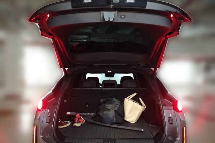 Used Lynk & Co 08 EM-P 2025 120km Long-Range Pro
