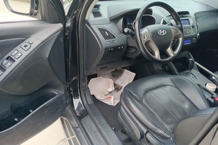 Used Hyundai ix35 2013 2.0L Automatic Two-Wheel Drive Smart GLS China IV Standard