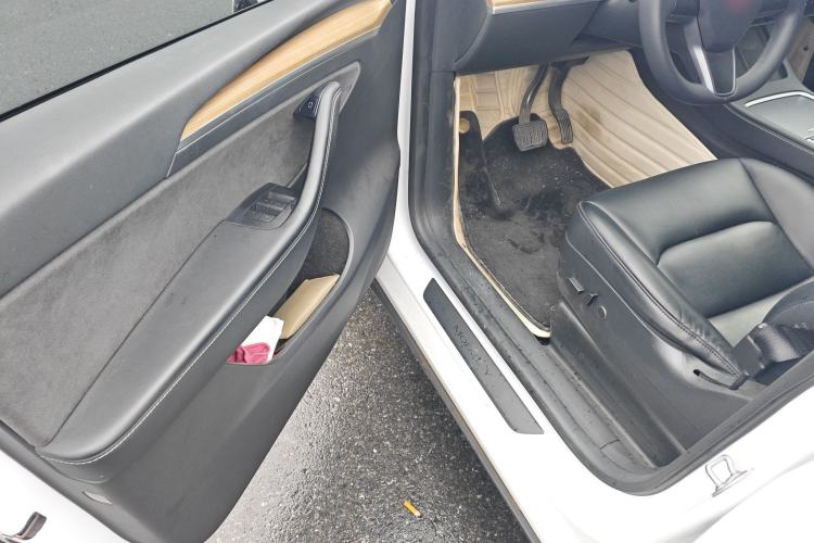 Used Tesla Model Y 2022 Rear-Wheel-Drive Version
