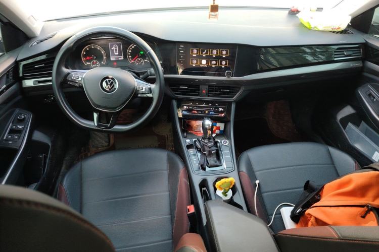 Used Volkswagen Bora 2021 1.5L Automatic Elite Smart Connect Edition Center Console