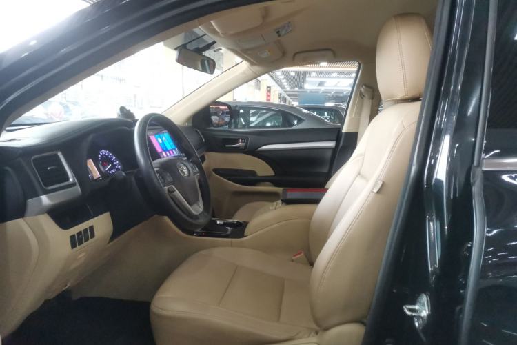 Used Toyota Highlander 2018 2.0T Two-Wheel Drive Elite Version 5 Seats China VI Standard