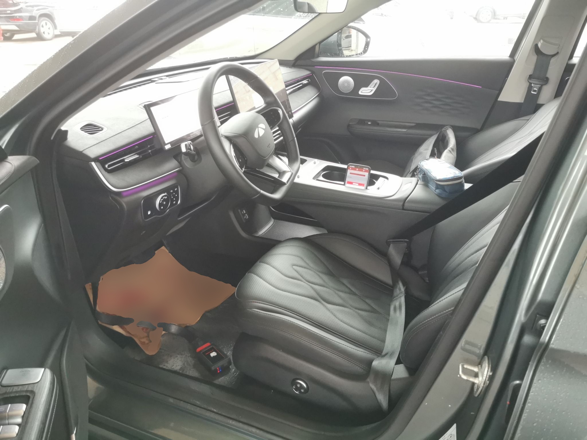 Переднее сиденье в автомобиле