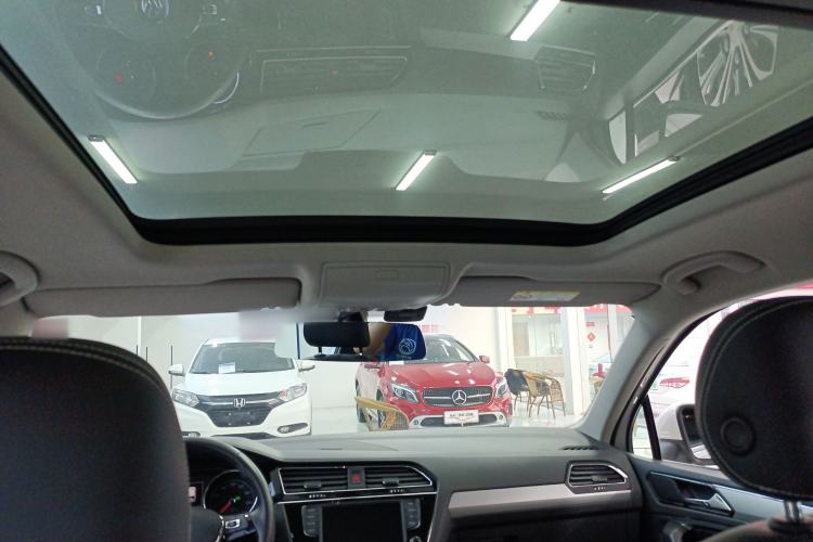 Used Volkswagen Tiguan L 2018 330TSI Automatic Two-Wheel Drive Luxury Edition Headliner