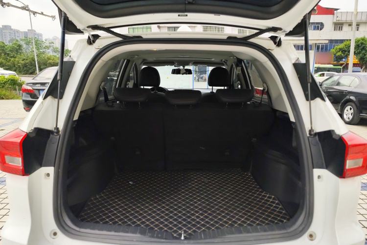 Used Haval M6 2019 1.5T DCT Two-Wheel Drive Elite Version China VI Standard Trunk