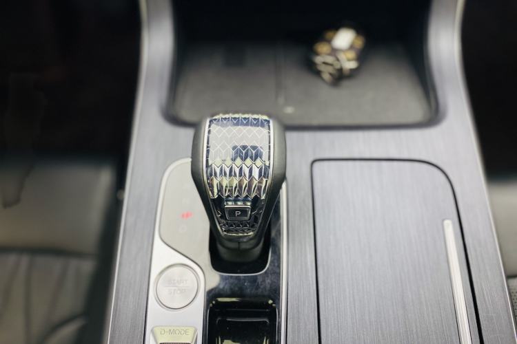 Used GAC Trumpchi GS8 2024 Linghang Series 2.0 TGDI Two-Wheel Drive Luxury Smart Connectivity Version Interior 6