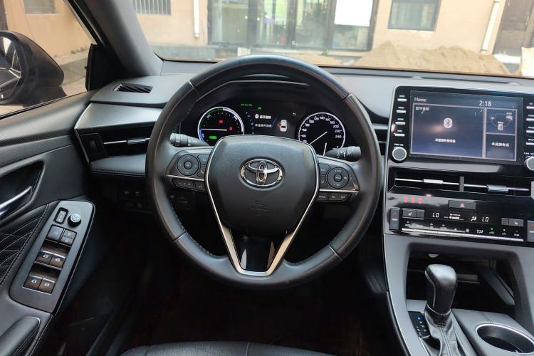 Used Toyota Avalon 2019 Dual-Engine 2.5L XLE Prestige Version China VI Standard Steering Wheel