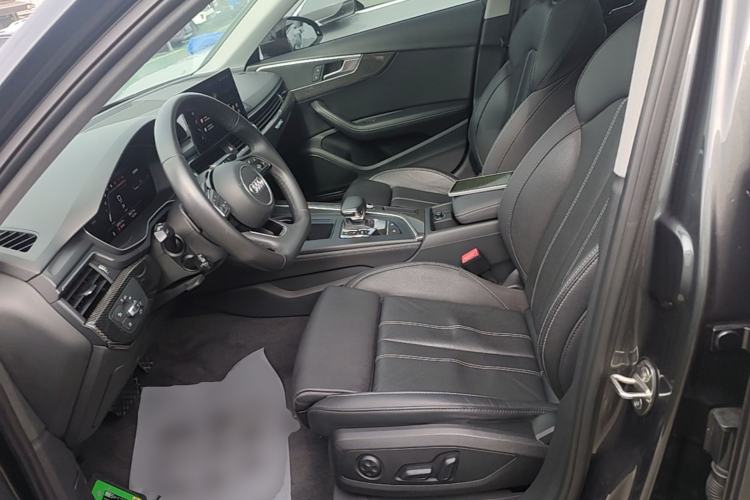 Used Audi A4L 2022 40 TFSI Luxury Dynamic Model
