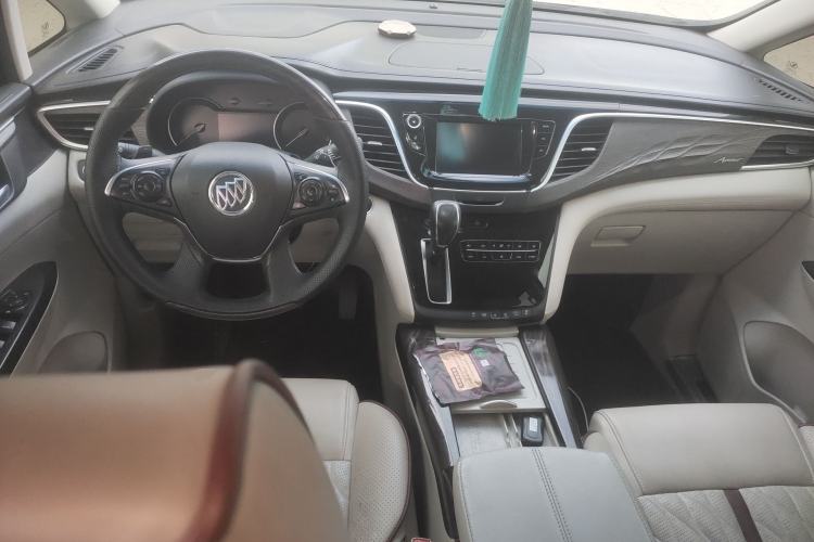 Used Buick GL8 2018 ES 28T Comfort Model China VI Standard Center Console