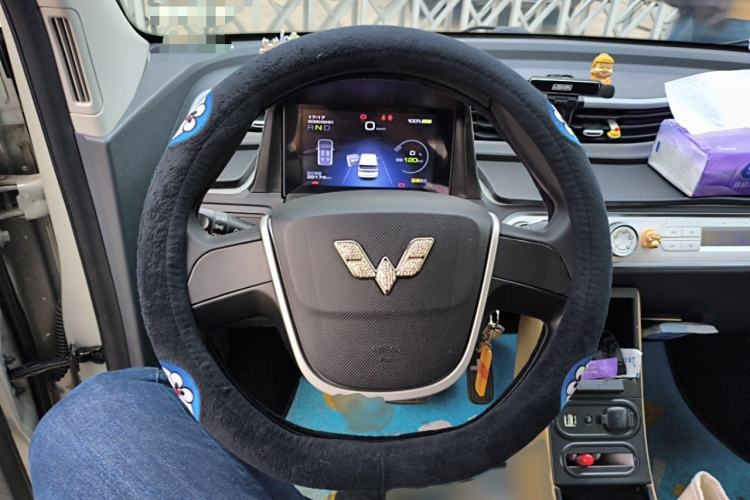 Used Wuling Hongguang MINIEV 2022 Macaron Fashion Model Lithium Iron Phosphate Steering Wheel