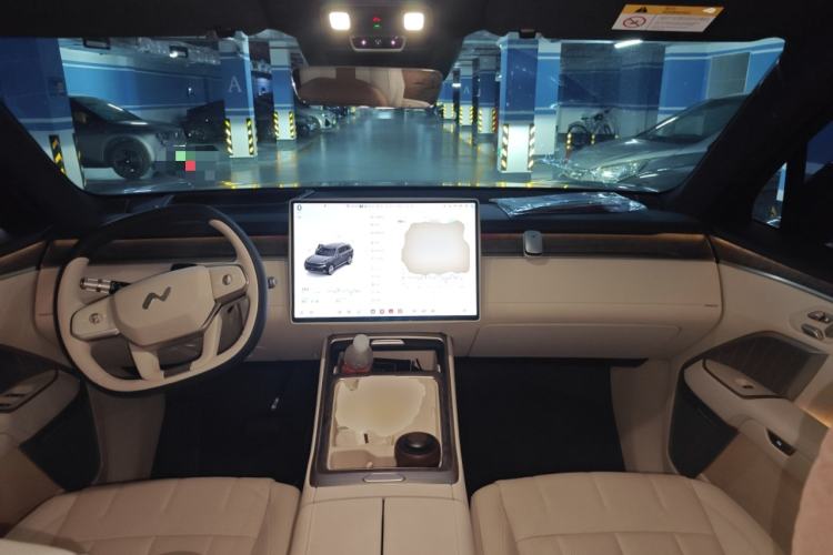 Used ONVO Luxeed L90 2025 Model—Ultra Six-Seater Version
