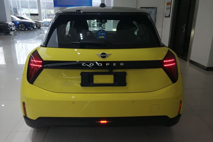 Used MINI Electric MINI COOPER 2024 456km COOPER E Classic Edition