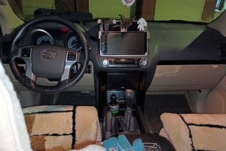 Used Toyota Prado  Center Console