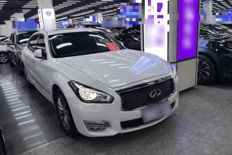 Used Infiniti Q70 2015 Q70L 2.5L Elite Edition Front Right 45 Deg